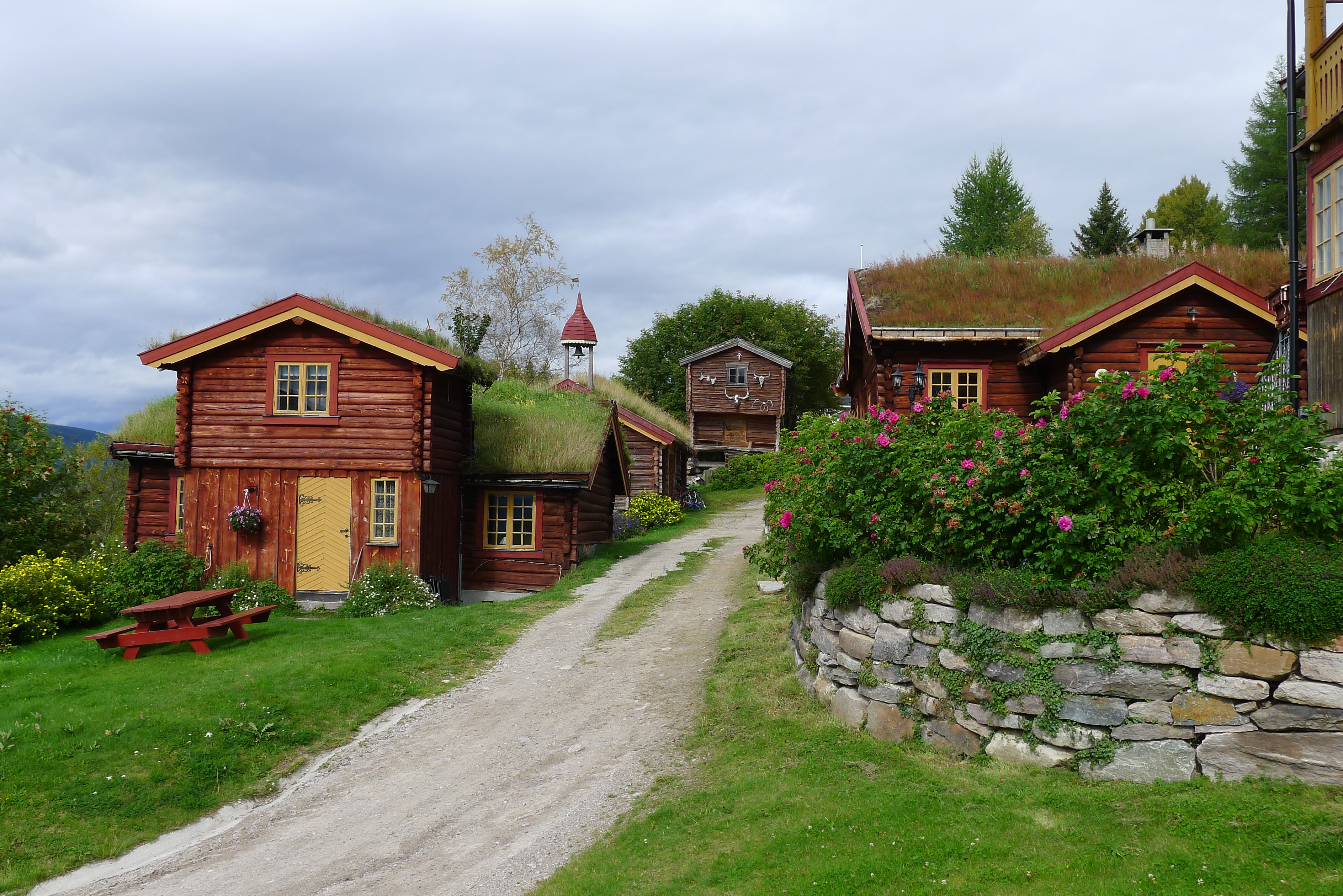 Vakkert tun ved Romenstad i Rendalen